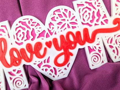 "I Love You Mom" table decoration