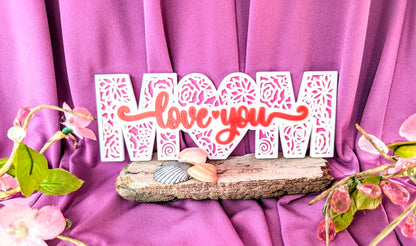 "I Love You Mom" table decoration